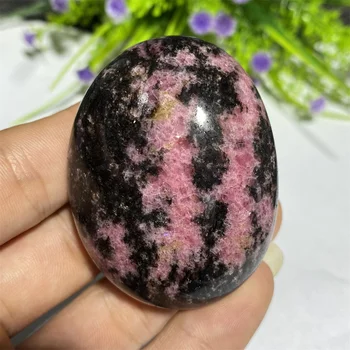 Розовый Черный драгоценный камень Родонит, натуральный кристалл кварца, энергетический камень, подарок для духовной медитации на ладони